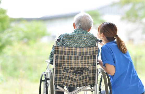 【訪問看護】ターミナルケア加算、医療保険と介護保険の違いは？要件を徹底比較